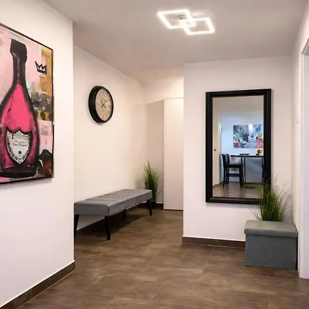 Apartamento Wohnen Am Fluss Im Donaublick - Garten, Cafe & Wlan, Self-checkin, Parkplatz, Fuer 4 Gaeste *
