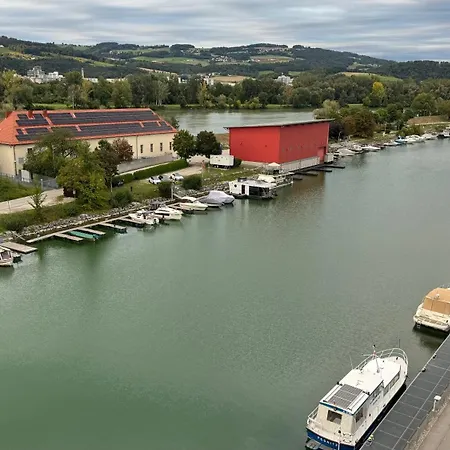 Wohnen Am Fluss Im Donaublick - Garten, Cafe & Wlan, Self-checkin, Parkplatz, Fuer 4 Gaeste 아파트