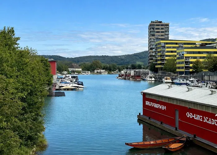 Wohnen Am Fluss Im Donaublick - Garten, Cafe & Wlan, Self-checkin, Parkplatz, Fuer 4 Gaeste リンツ