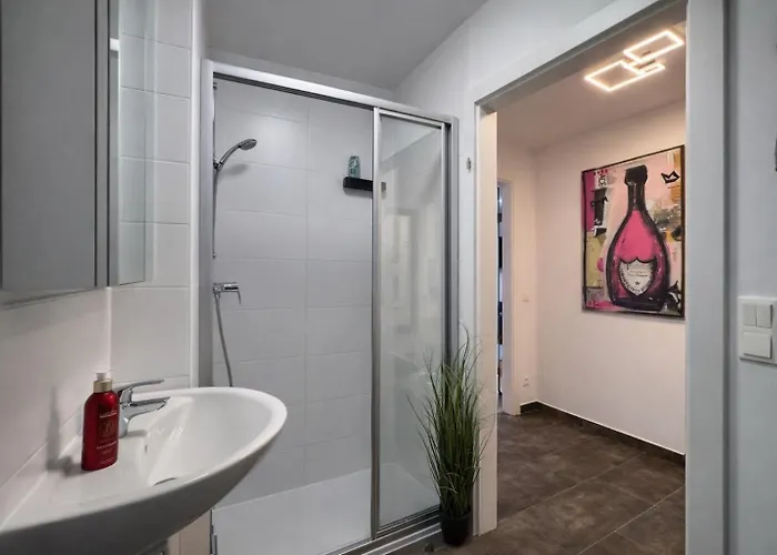 Wohnen Am Fluss Im Donaublick - Garten, Cafe & Wlan, Self-checkin, Parkplatz, Fuer 4 Gaeste リンツ