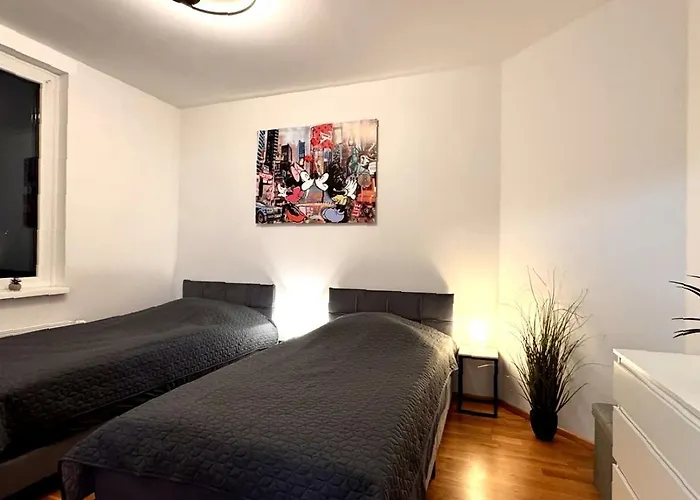 アパート Wohnen Am Fluss Im Donaublick - Garten, Cafe & Wlan, Self-checkin, Parkplatz, Fuer 4 Gaeste リンツ