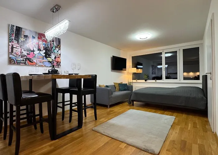 Wohnen Am Fluss Im Donaublick - Garten, Cafe & Wlan, Self-checkin, Parkplatz, Fuer 4 Gaeste *