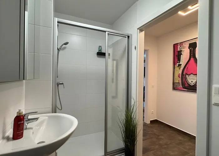 شقة Wohnen Am Fluss Im Donaublick - Garten, Cafe & Wlan, Self-checkin, Parkplatz, Fuer 4 Gaeste *