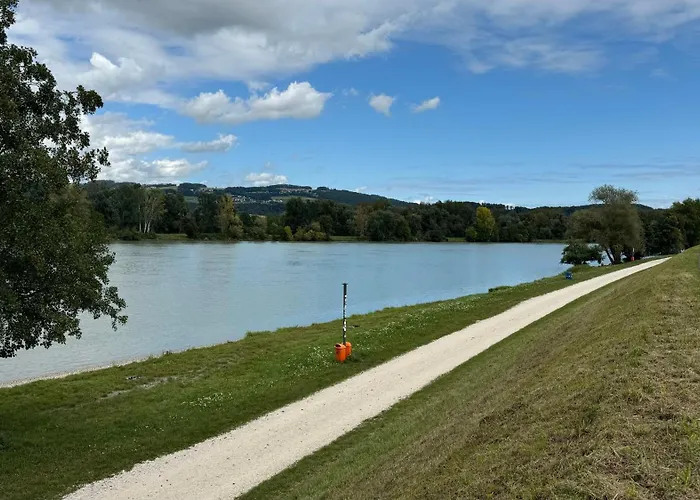 Wohnen Am Fluss Im Donaublick - Garten, Cafe & Wlan, Self-checkin, Parkplatz, Fuer 4 Gaeste *