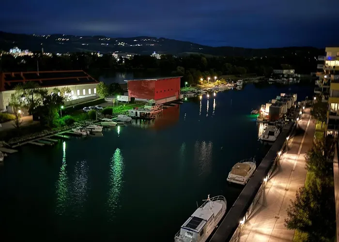 Wohnen Am Fluss Im Donaublick - Garten, Cafe & Wlan, Self-checkin, Parkplatz, Fuer 4 Gaeste