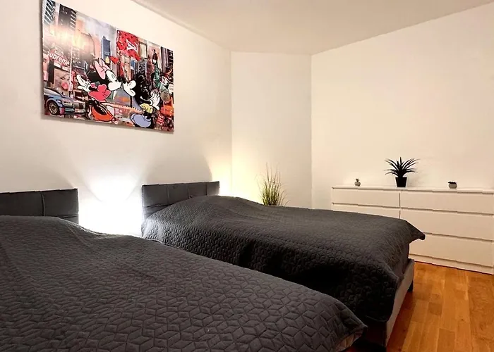 公寓 Wohnen Am Fluss Im Donaublick - Garten, Cafe & Wlan, Self-checkin, Parkplatz, Fuer 4 Gaeste 林茨